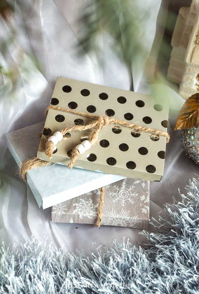 Easy printable gift card holders template | DIY gift card holder box | Free template for gift card boxes #giftwrap #giftcards #printabletemplate #rusticchristmas