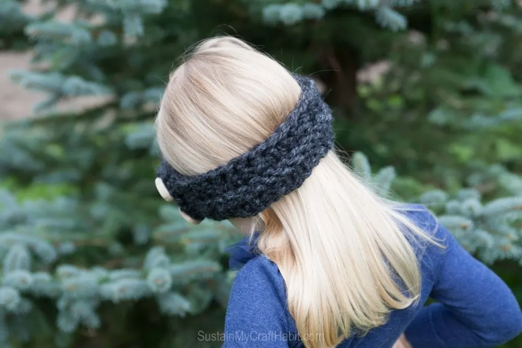 Back view of child's knit headband pattern