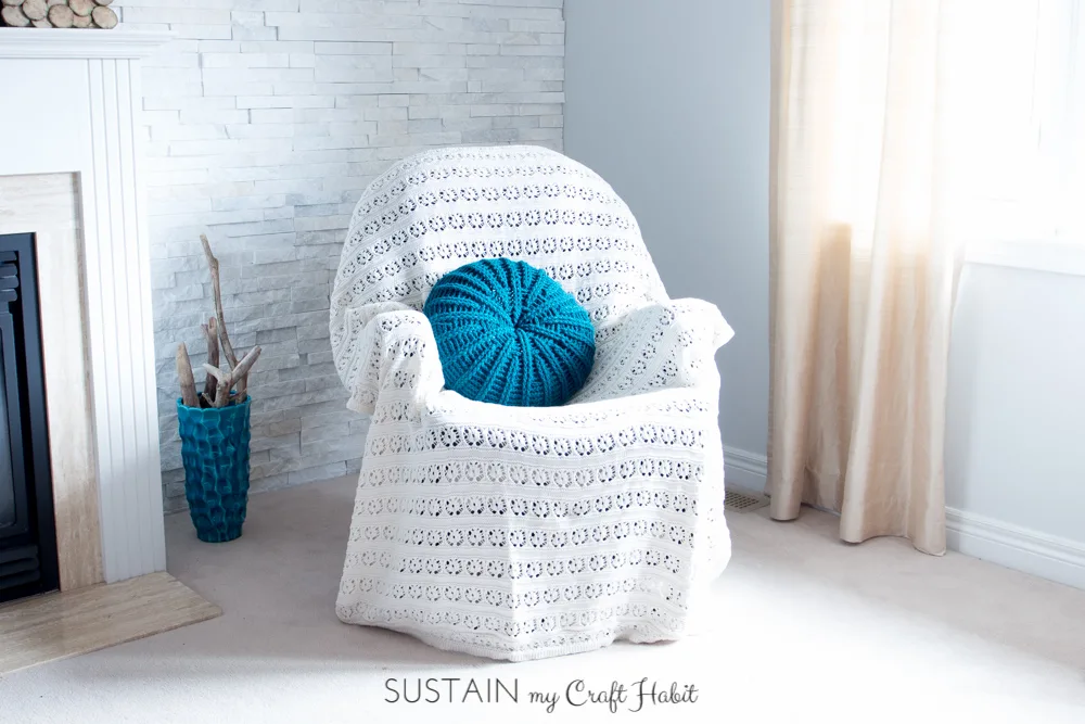 Pick up the free crochet pillow cover pattern for this coastal-inspired 