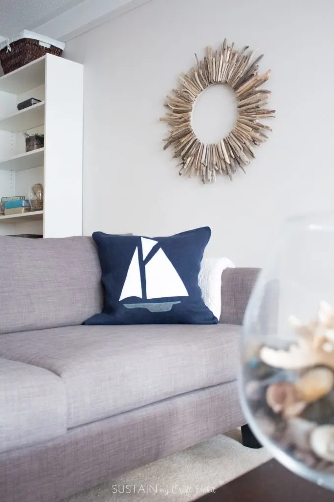 Driftwood wreath and DIY nautical felt fabric for a beachy coastal living room