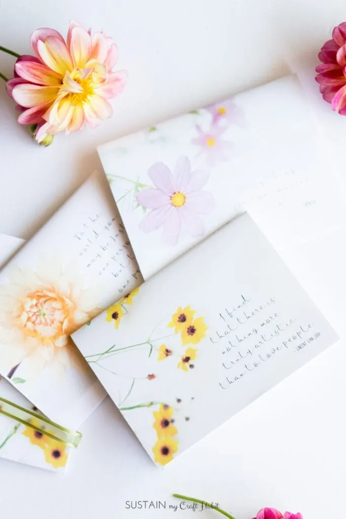 Make your own floral notebooks with these free printable covers. Thoughtful handmade gift idea!