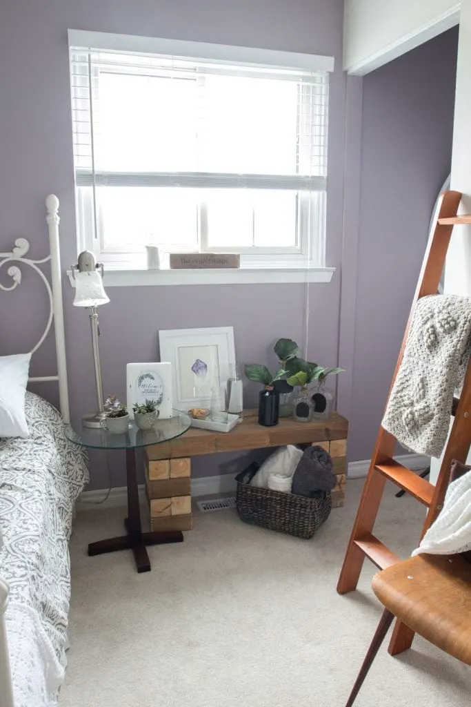 These 13 DIY guest room decor ideas on a budget are a great way to transform a spare room to a rustic french country retreat for your guests. You Look Mauve-lous paint by Beauti-Tone. #ad