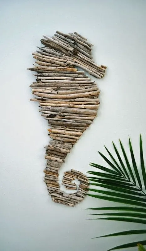 Seahorse driftwood art idea