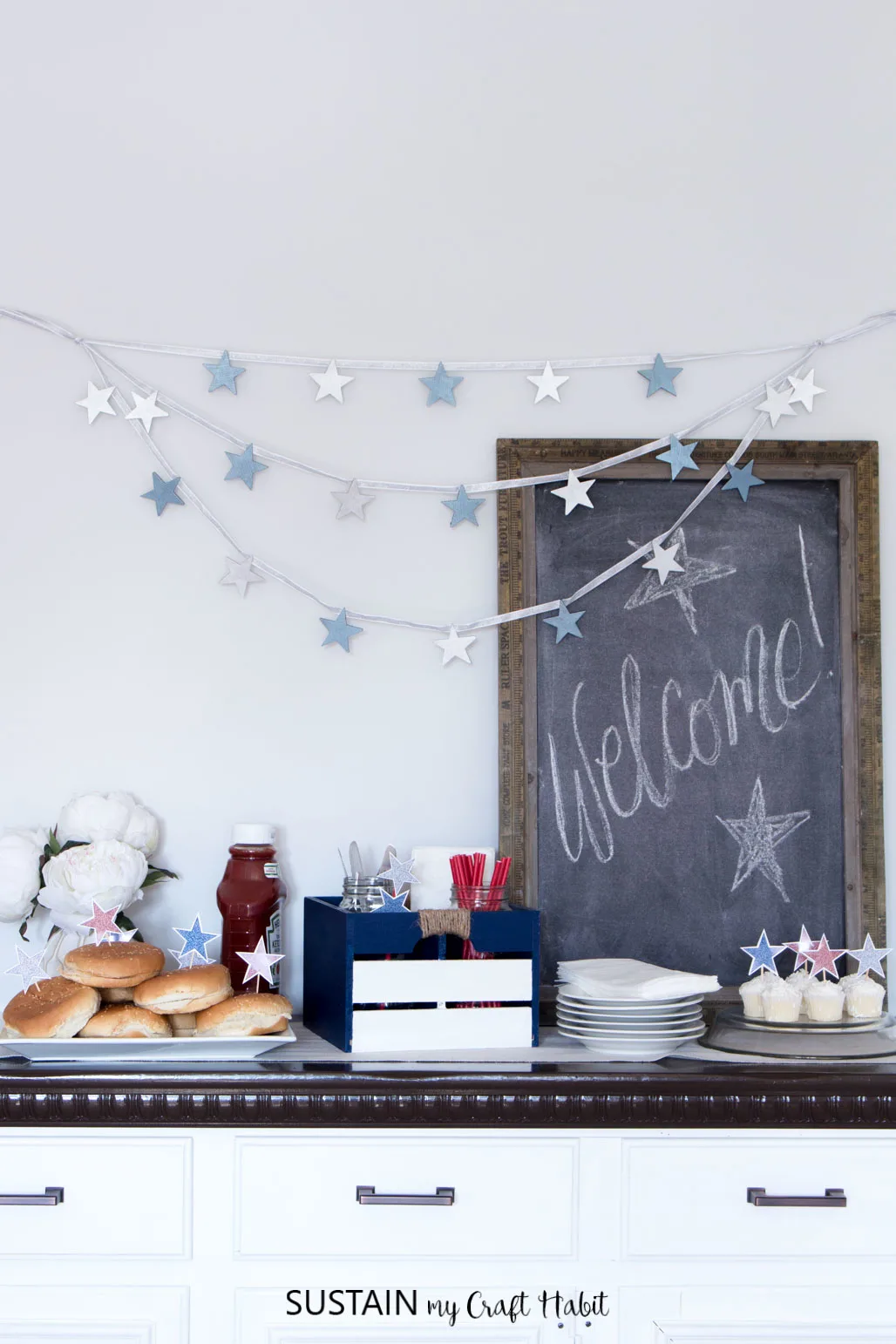 4 of July decorations including printable glitter star cake toppers and wood BBQ caddy