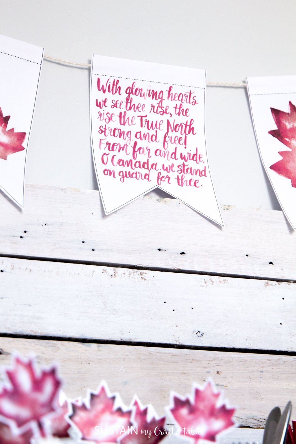 With it's 150th birthday just around the corner, we have some beautiful red and white decorating ideas to help you celebrate: free printable brush-lettered banner and watercolour maple leaf art! 