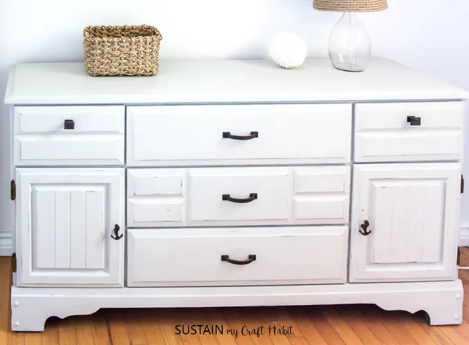Give a dated, dark wood dresser a fresh makeover using Country Chic Paint. Full step-by-step tutorial for this furniture upcycling idea included!