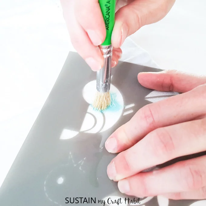 how to stencil napkins
