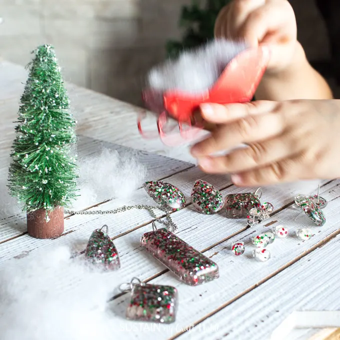 Jewelry Making Ideas: Resin Christmas Earrings – Sustain My Craft Habit