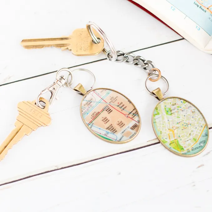 Looking for personalized gifts for him? This DIY vintage map keychain idea is just the thing.