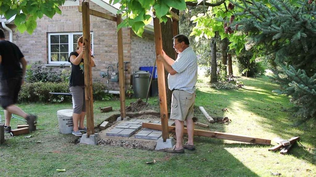 Easy DIY Outdoor Shower Enclosure Plans [with VIDEO!] Sustain My