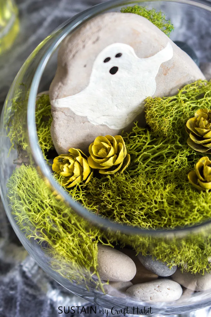 Crafting with Nature: Easy Moss Vase - A Crafty Mix