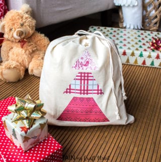 reusable Christmas gift bag with Cricut EasyPress 2