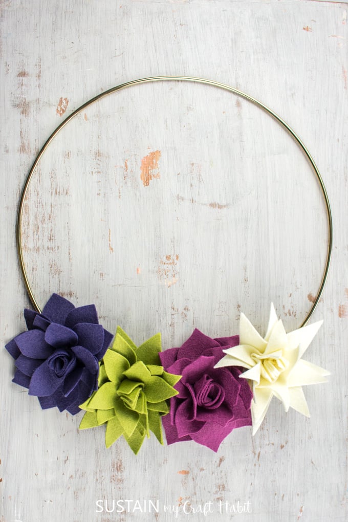 DIY Felt succulent wreath