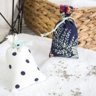 Easy DIY Decoupage Christmas Ornaments – Sustain My Craft Habit