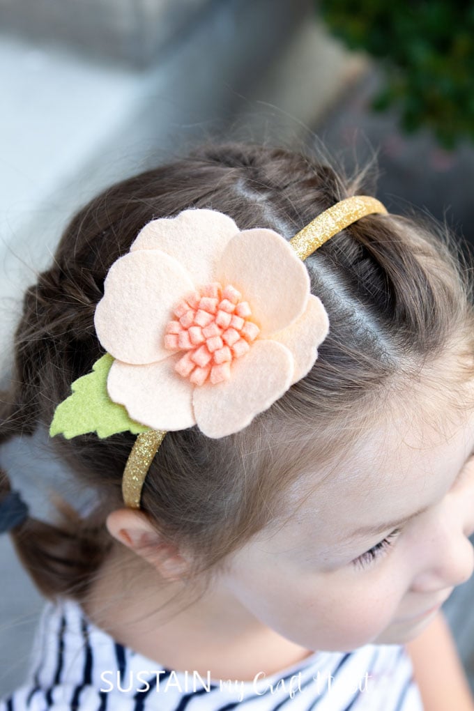 Girl’s Pretty DIY Headband with Felt Flowers