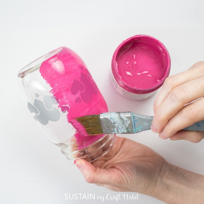 paint mason jar using chalky paint