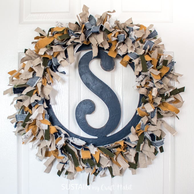 how to make a fabric wreath with scraps
