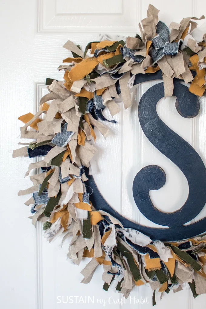 how to make a fabric wreath with scraps