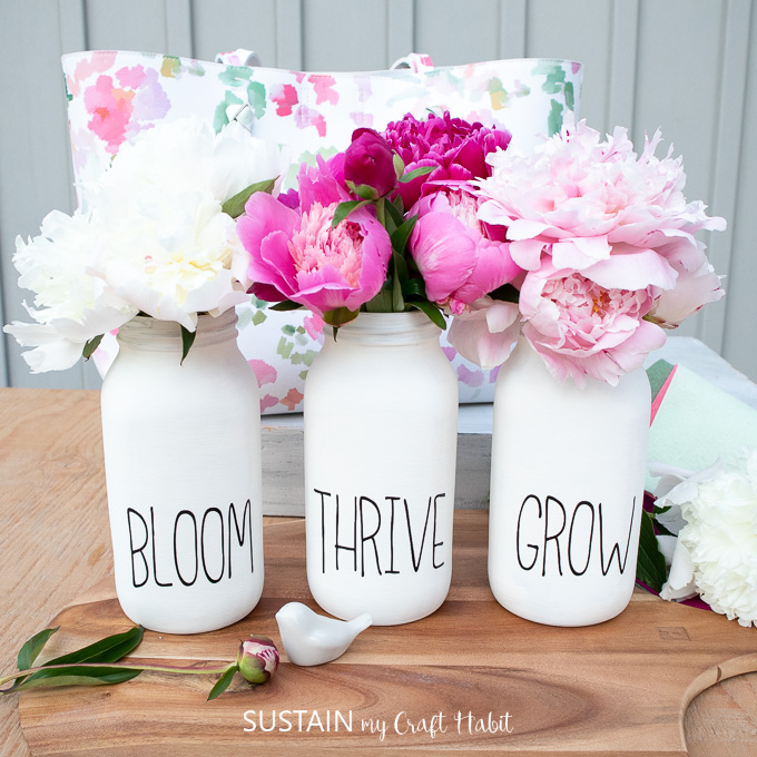 Pretty Chalky Painted Mason Jar Flower Vase – Sustain My Craft Habit