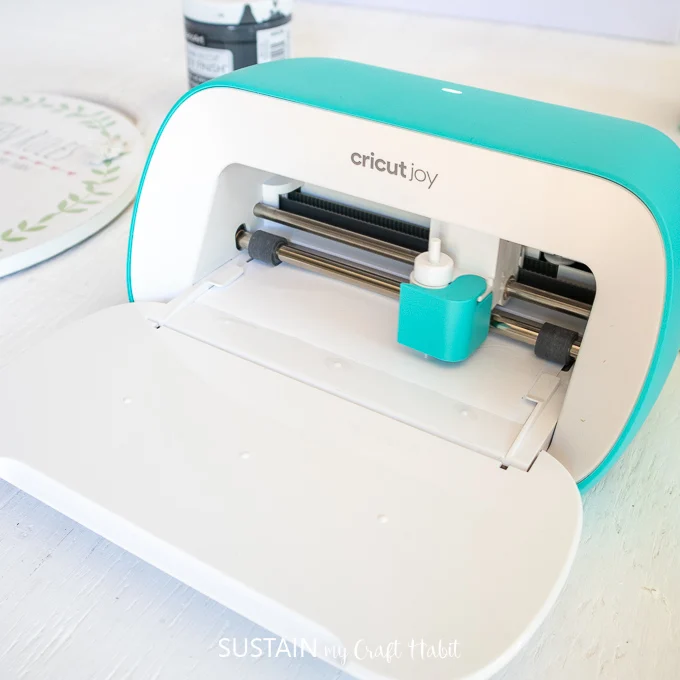 Cricut joy machine cutting white vinyl. 