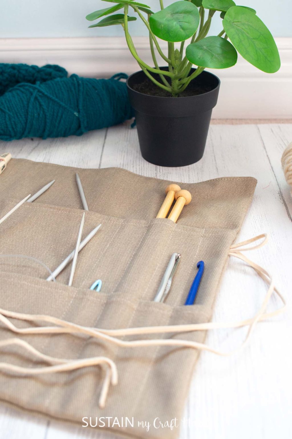 How to Sew a Knitting Needle Organizer (Free Pattern) Sustain My