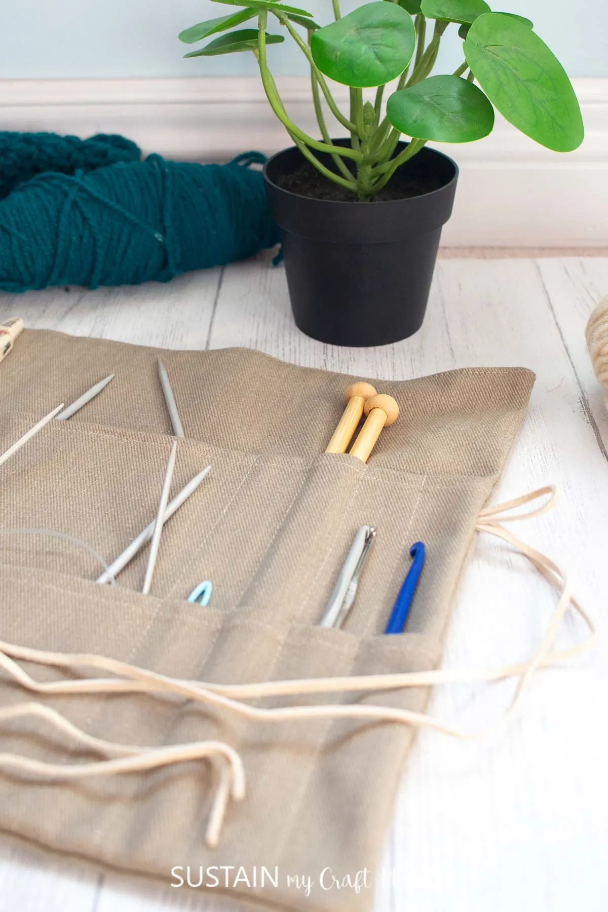 How to Sew a Knitting Needle Organizer (Free Pattern) – Sustain My Craft  Habit