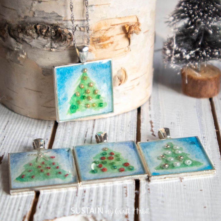 Making a Christmas Tree Resin Pendant