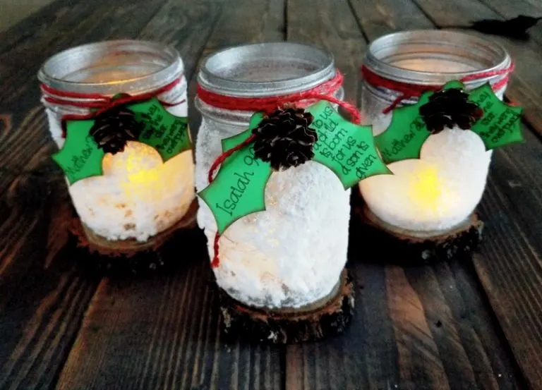 Mason jar Christmas crafts luminaries.
