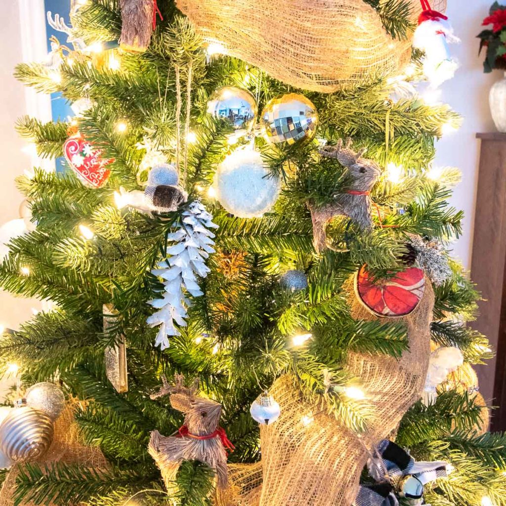 Rustic and Cozy Christmas Tree + Christmas Tree Blog Hop!
