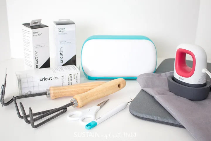 supplies needed to make personalized gifts for the holidays with Cricut Joy