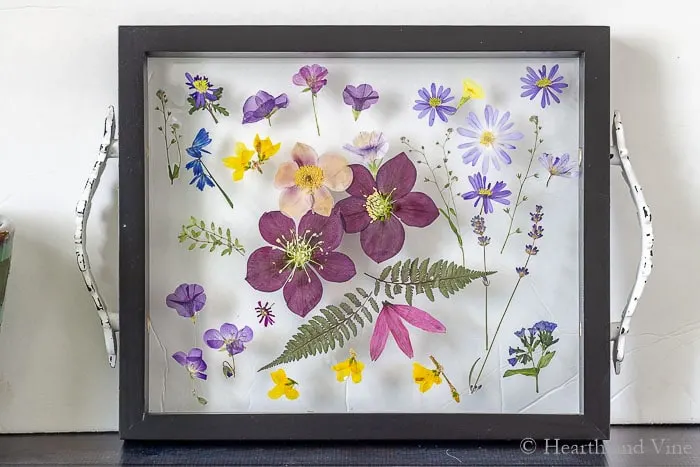 resin crafts pressed flower tray.