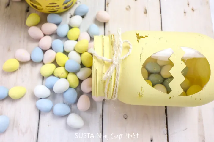 https://sustainmycrafthabit.com/wp-content/uploads/2021/03/Chalky-Painted-Easter-Candy-Jars-9-2.jpg.webp