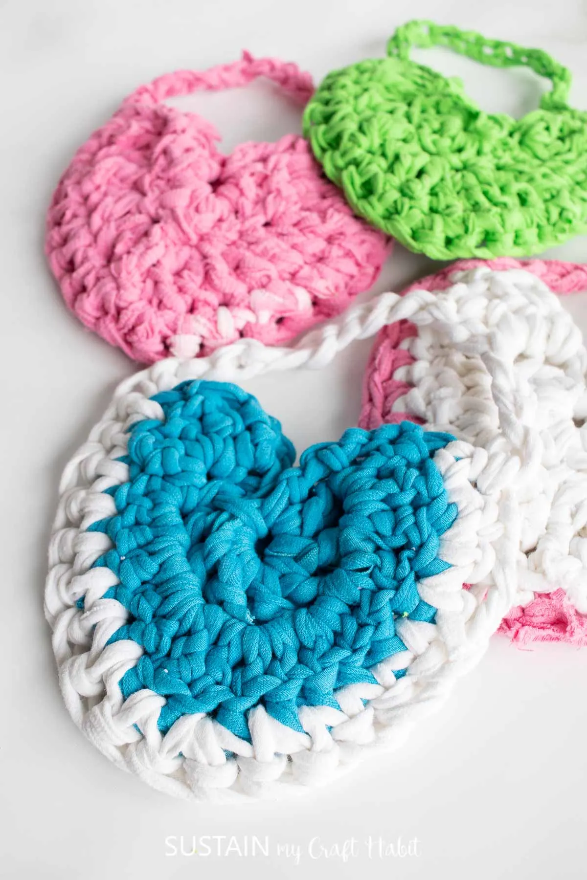 Crochet Valentine wreath pattern - Crochet heart easy