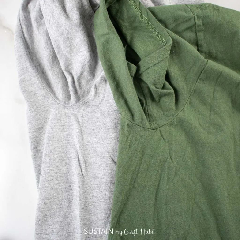 Blue and green tshirts with inseams.
