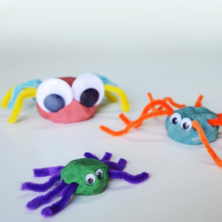 Pipe cleaner spiders