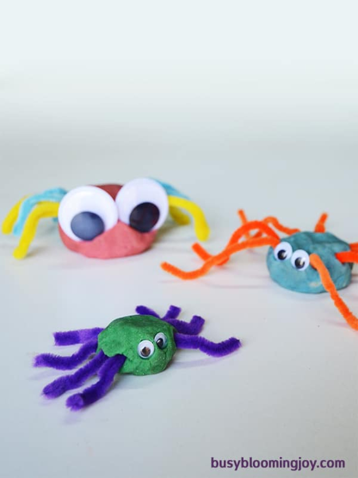Pipe cleaner spiders