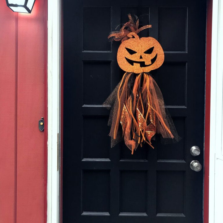 Jack-o-lantern wreath