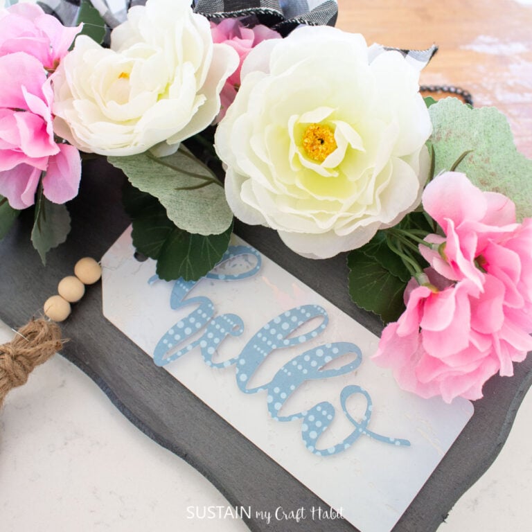 Crafting a Hello Sign with Cricut