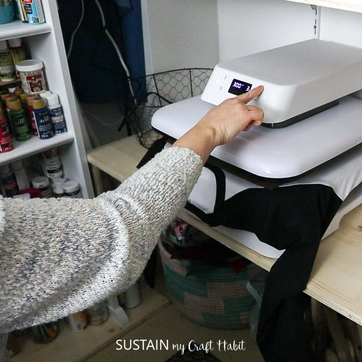 Tutorial: How to Use Pressing Pillows in Your Heat Press - Cutting for  Business