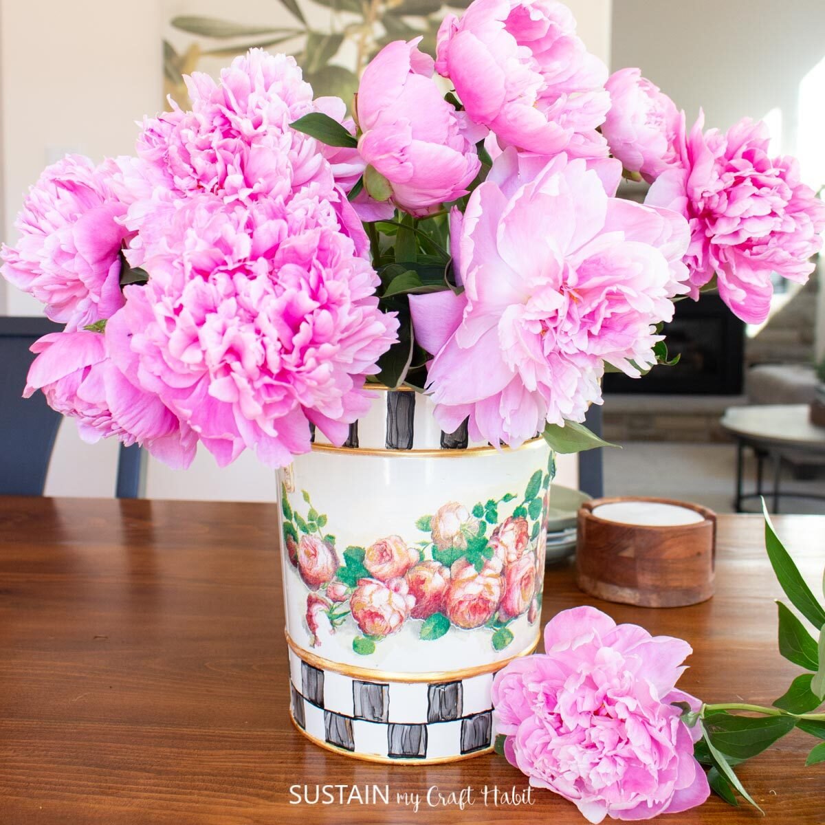 An Upcycled Waste Basket Craft Idea
