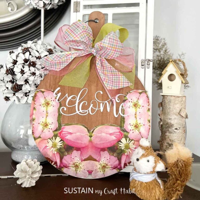 Pretty Welcome Sign Craft with Cricut