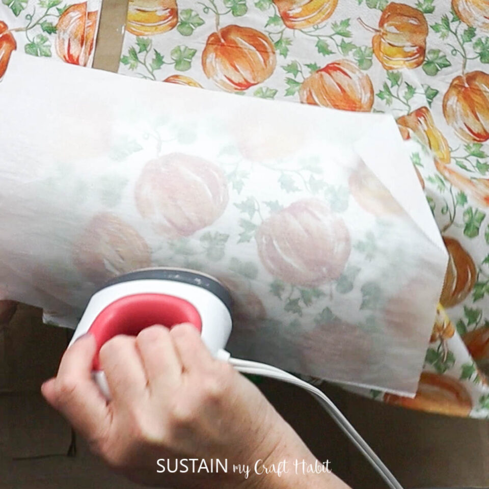 How to Decoupage with Napkins without Wrinkles
