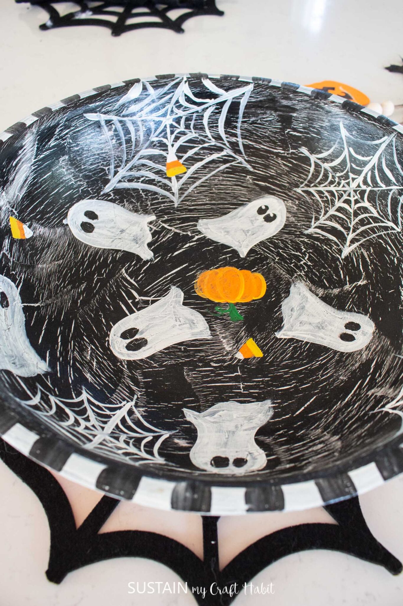 DIY Halloween Candy Bowl Upcycling Craft