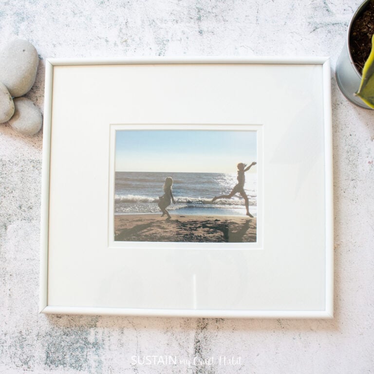 Outdated to Modern Picture Frame Makeover