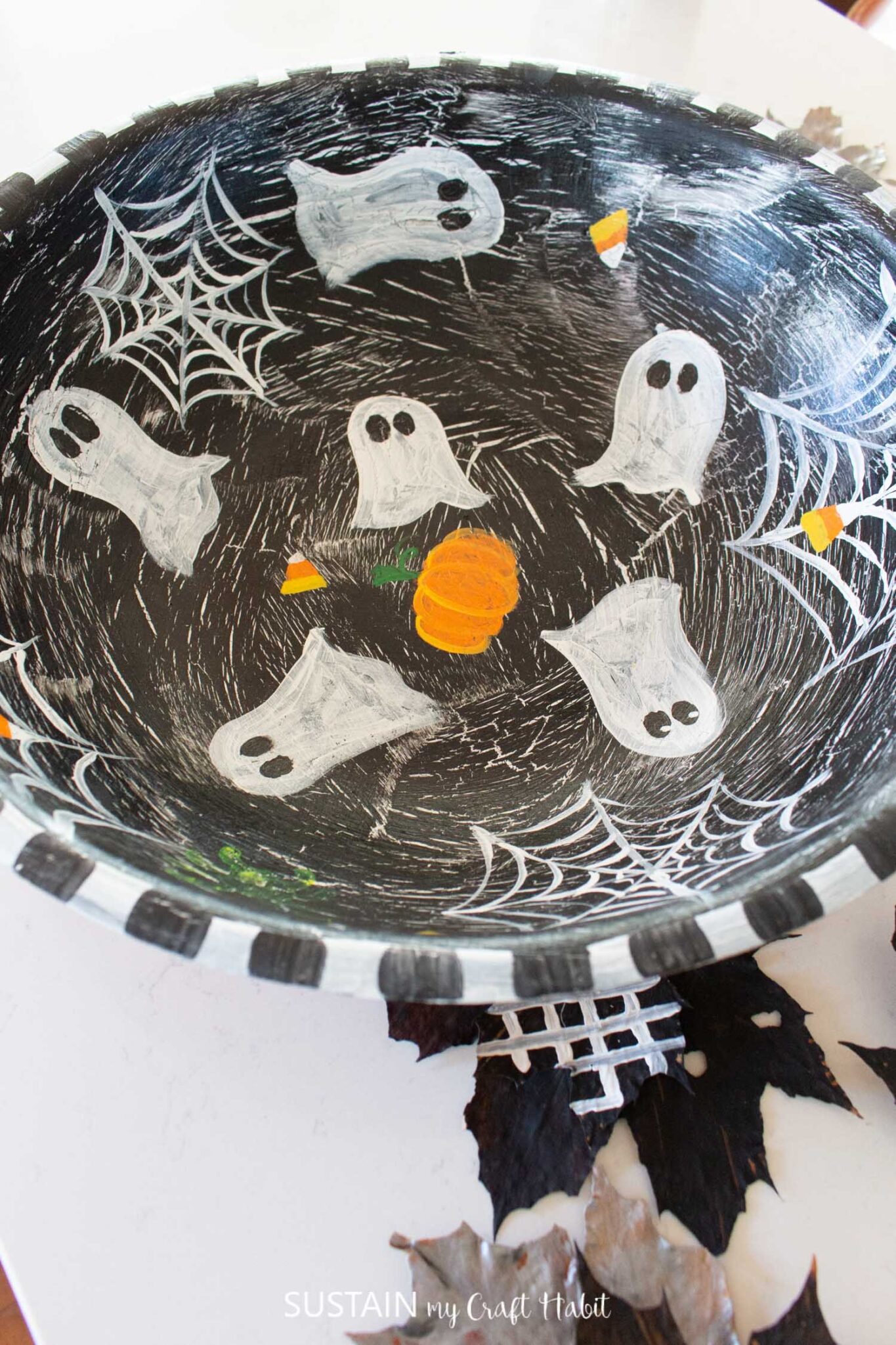 DIY Halloween Candy Bowl Upcycling Craft