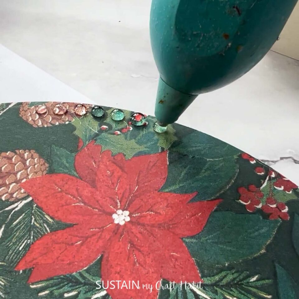Round Christmas Tree Riser Dollar Store DIY Riser Stand for Christmas – Sustain My Craft Habit