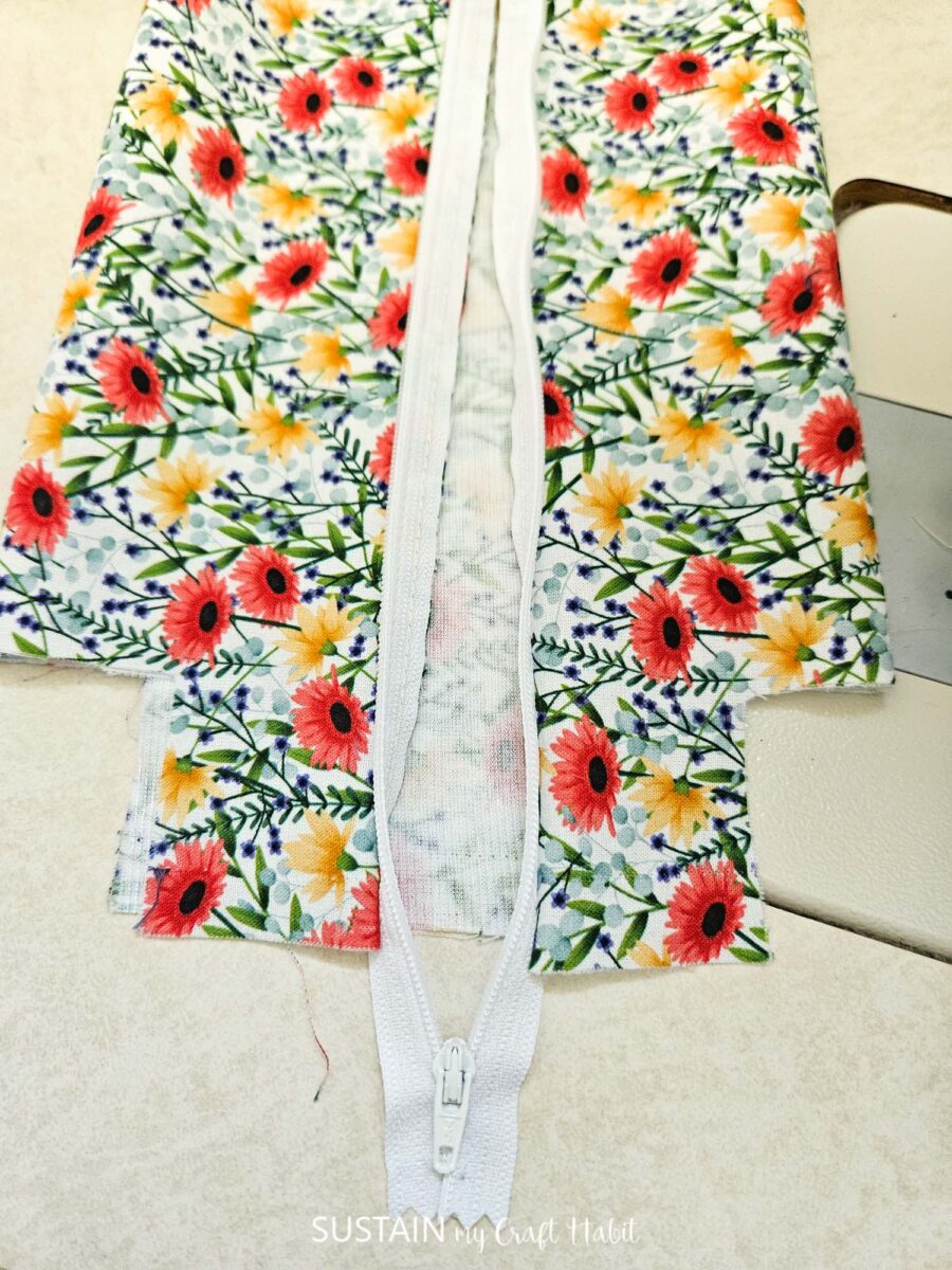 Zipper and fabric.