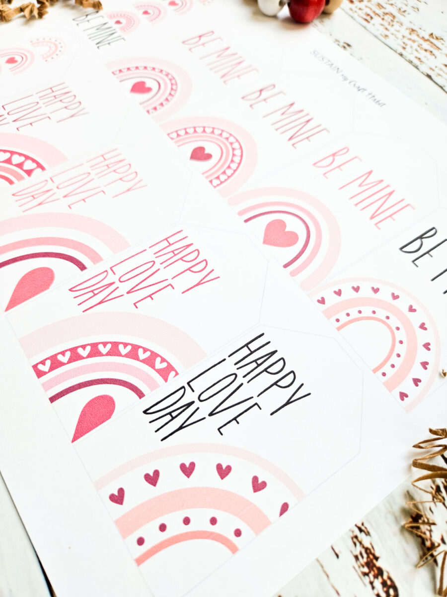 Close up of free printable Valentine's day gift tags.