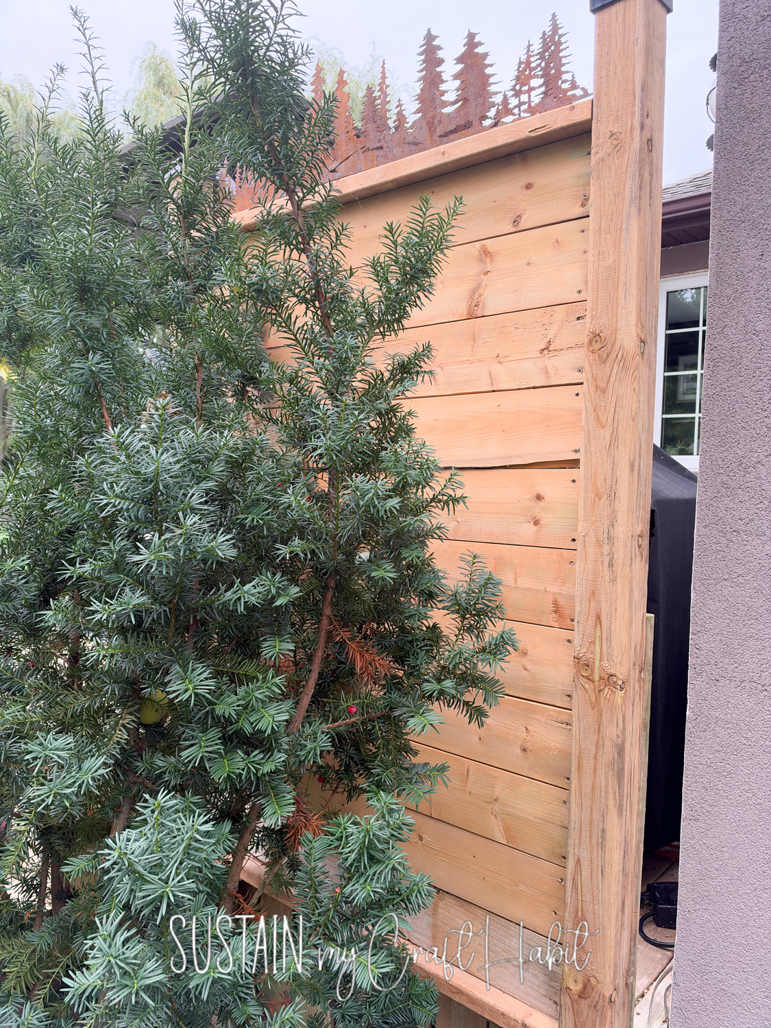 Back side of temporary outdoor privacy wall.
